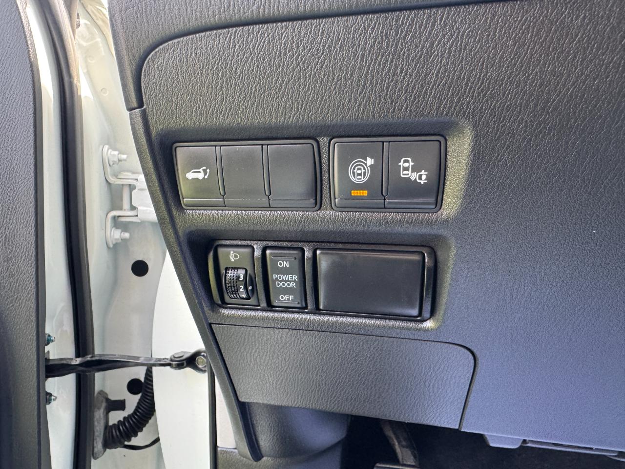 Nissan Armada Platinum 2WD 2017