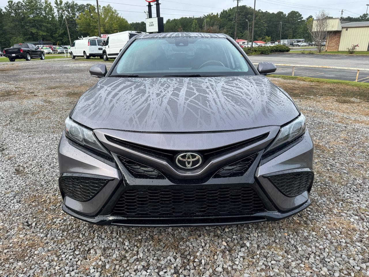 Toyota Camry SE 2021