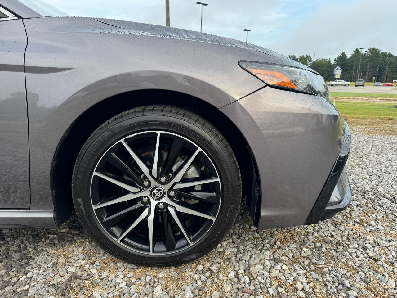Toyota Camry SE 2021