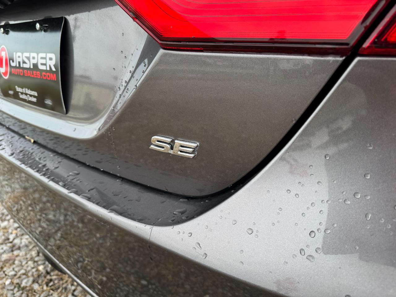Toyota Camry SE 2021