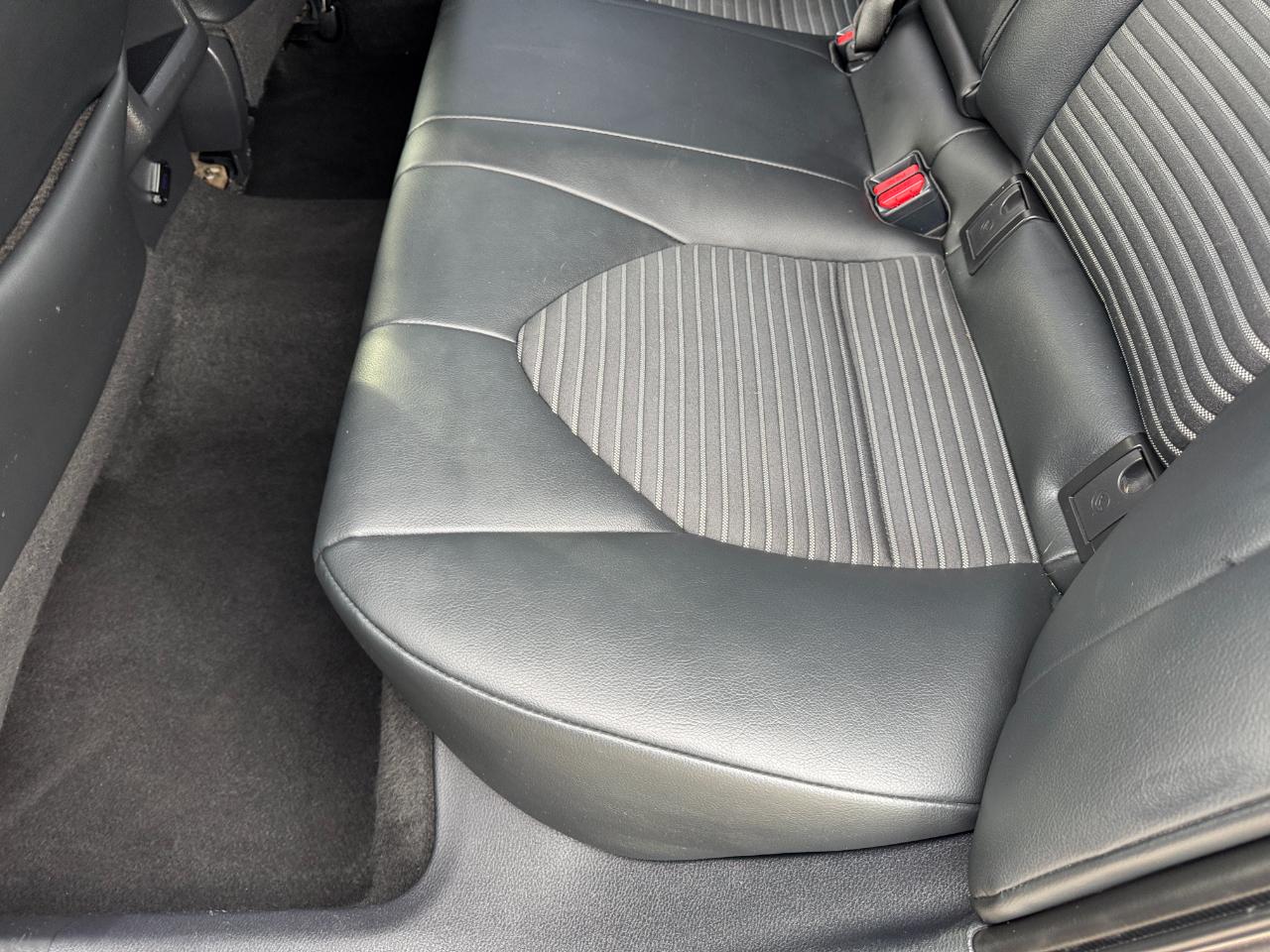 Toyota Camry SE 2021