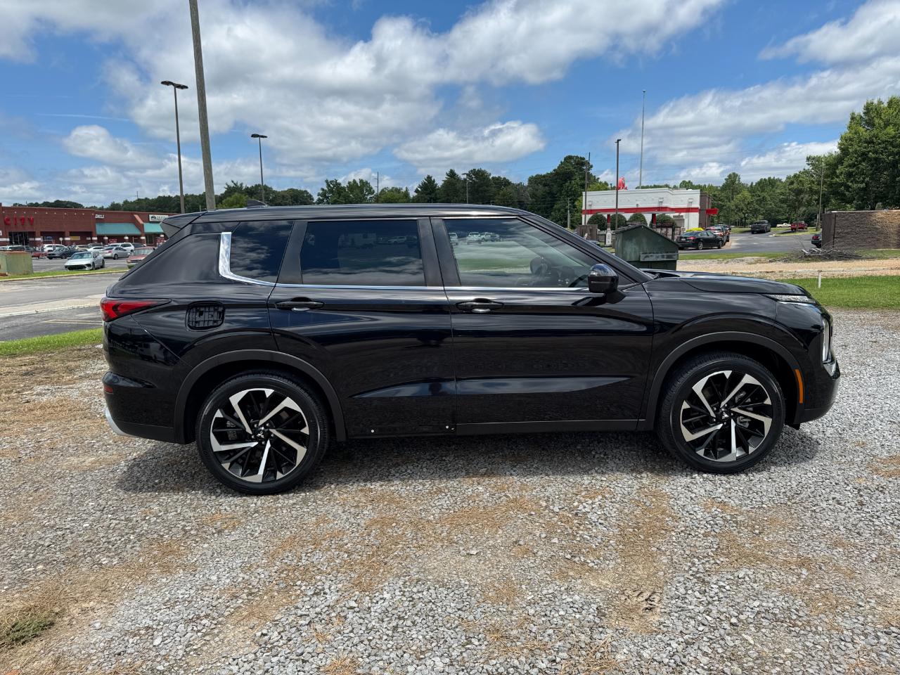 Mitsubishi Outlander SE 4WD 2022