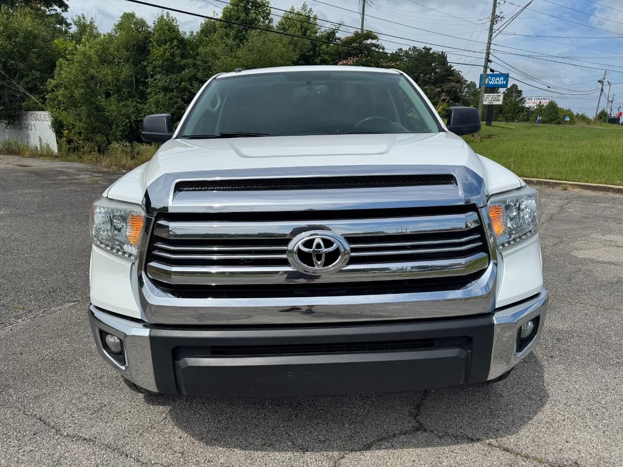 Toyota Tundra SR5 5.7L V8 FFV CrewMax 4WD 2017