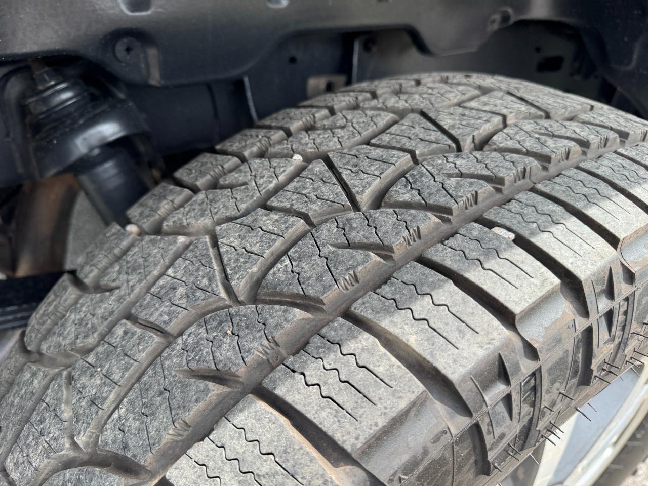 Toyota Tundra SR5 5.7L V8 FFV CrewMax 4WD 2017