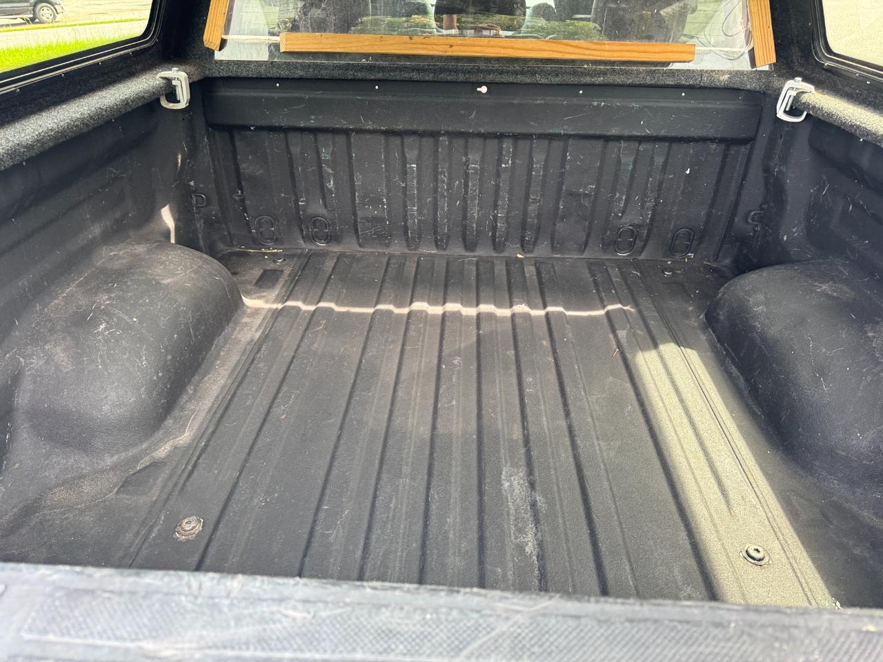 Toyota Tundra SR5 5.7L V8 FFV CrewMax 4WD 2017