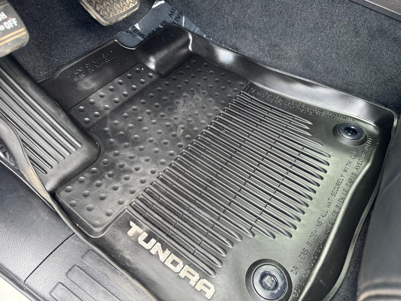 Toyota Tundra SR5 5.7L V8 FFV CrewMax 4WD 2017