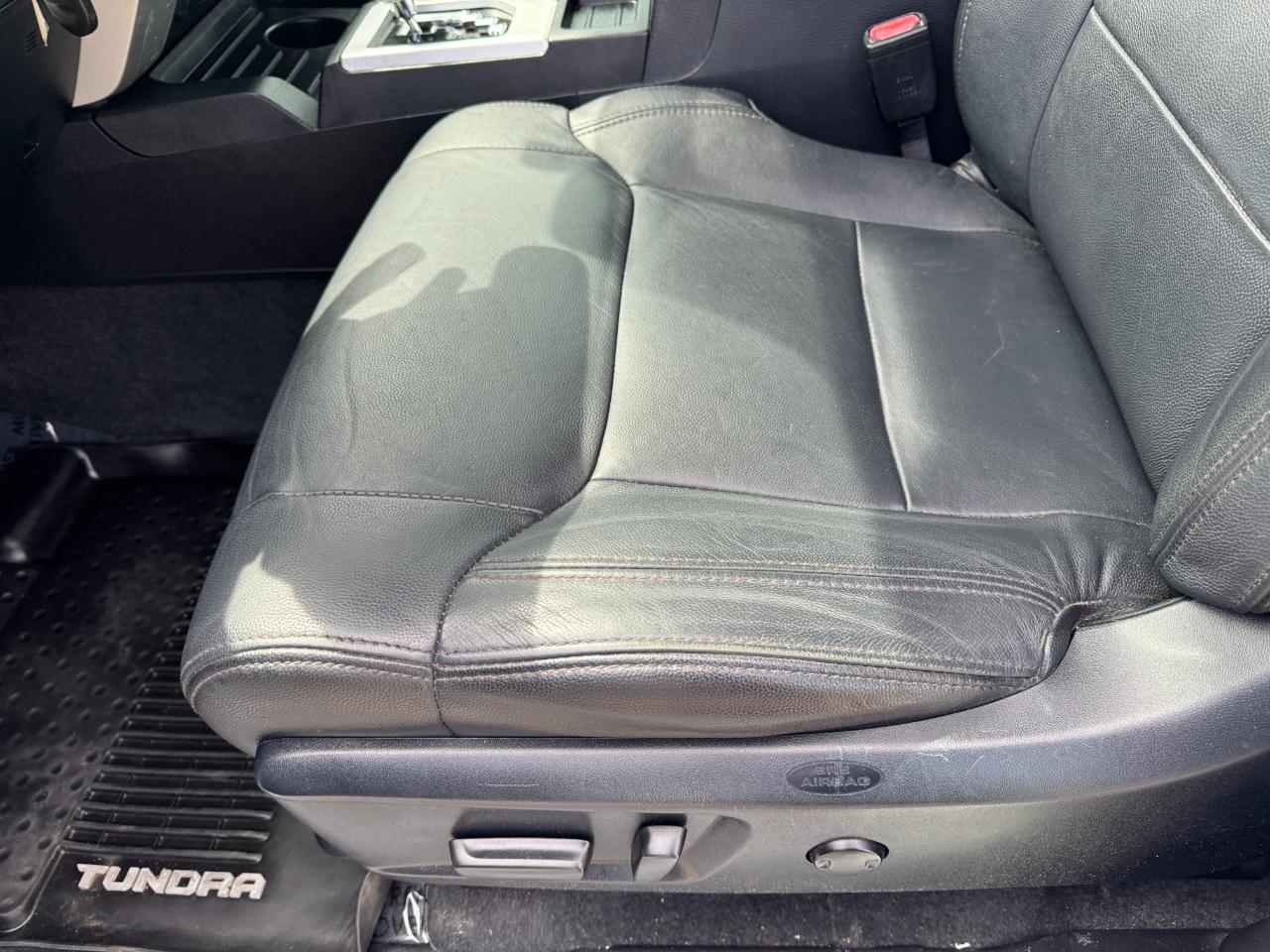 Toyota Tundra SR5 5.7L V8 FFV CrewMax 4WD 2017