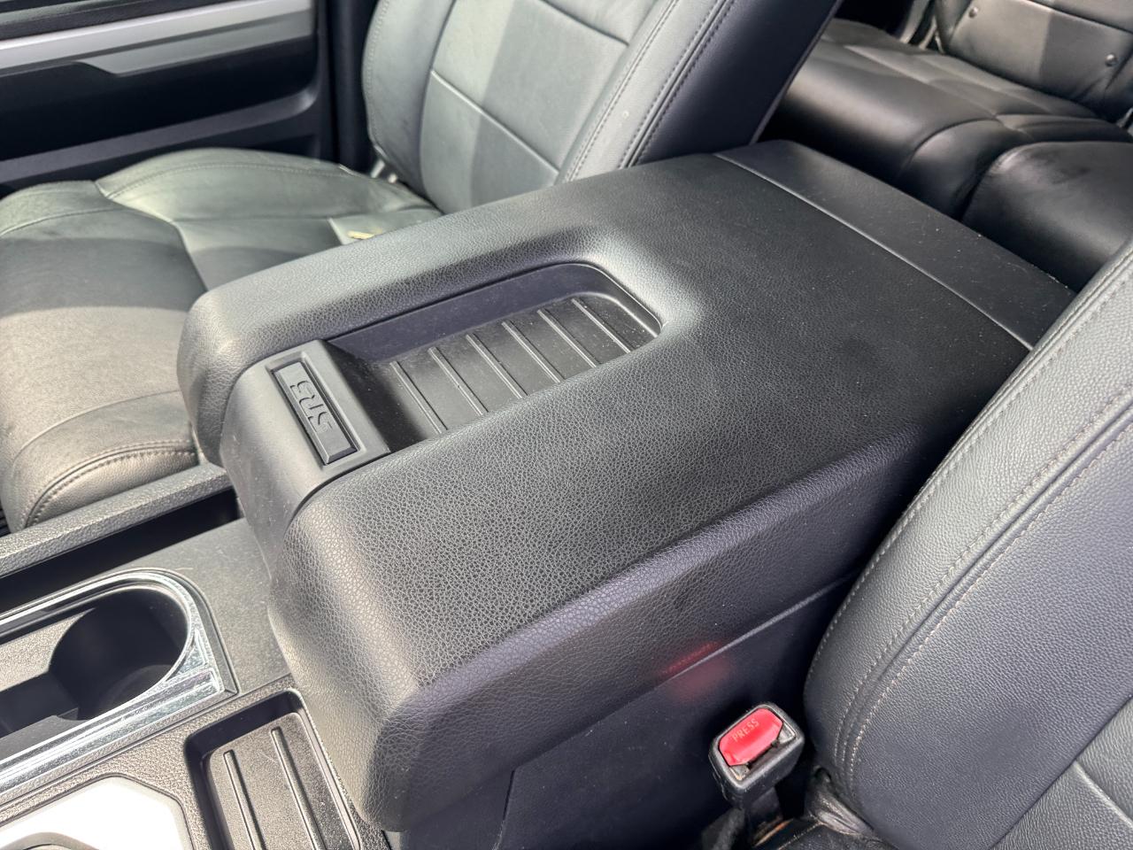 Toyota Tundra SR5 5.7L V8 FFV CrewMax 4WD 2017