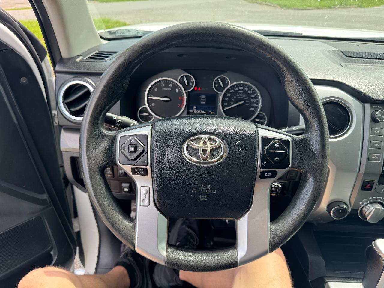 Toyota Tundra SR5 5.7L V8 FFV CrewMax 4WD 2017