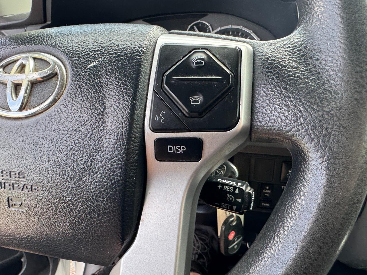 Toyota Tundra SR5 5.7L V8 FFV CrewMax 4WD 2017