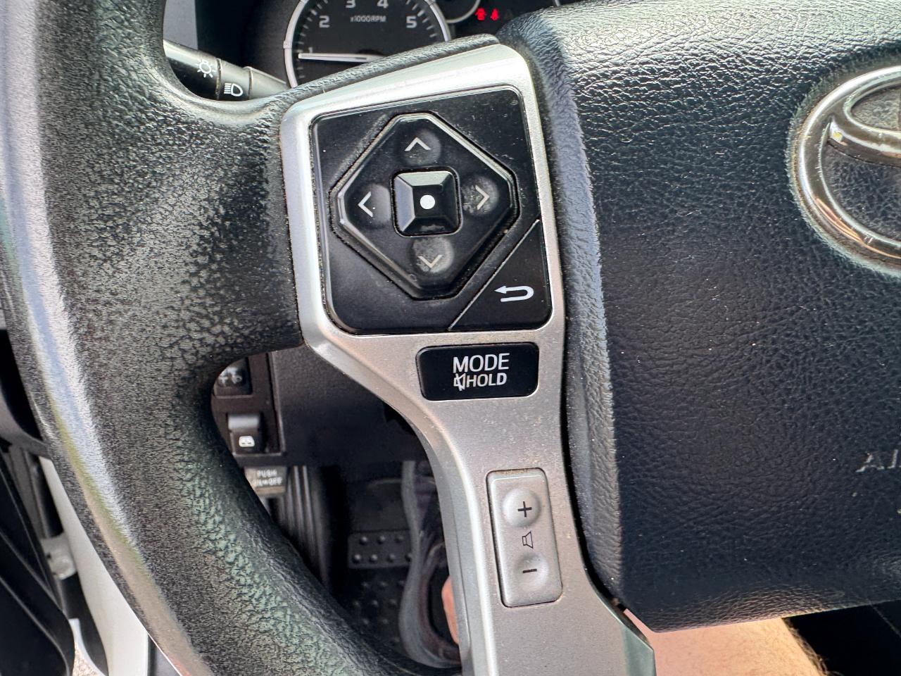 Toyota Tundra SR5 5.7L V8 FFV CrewMax 4WD 2017