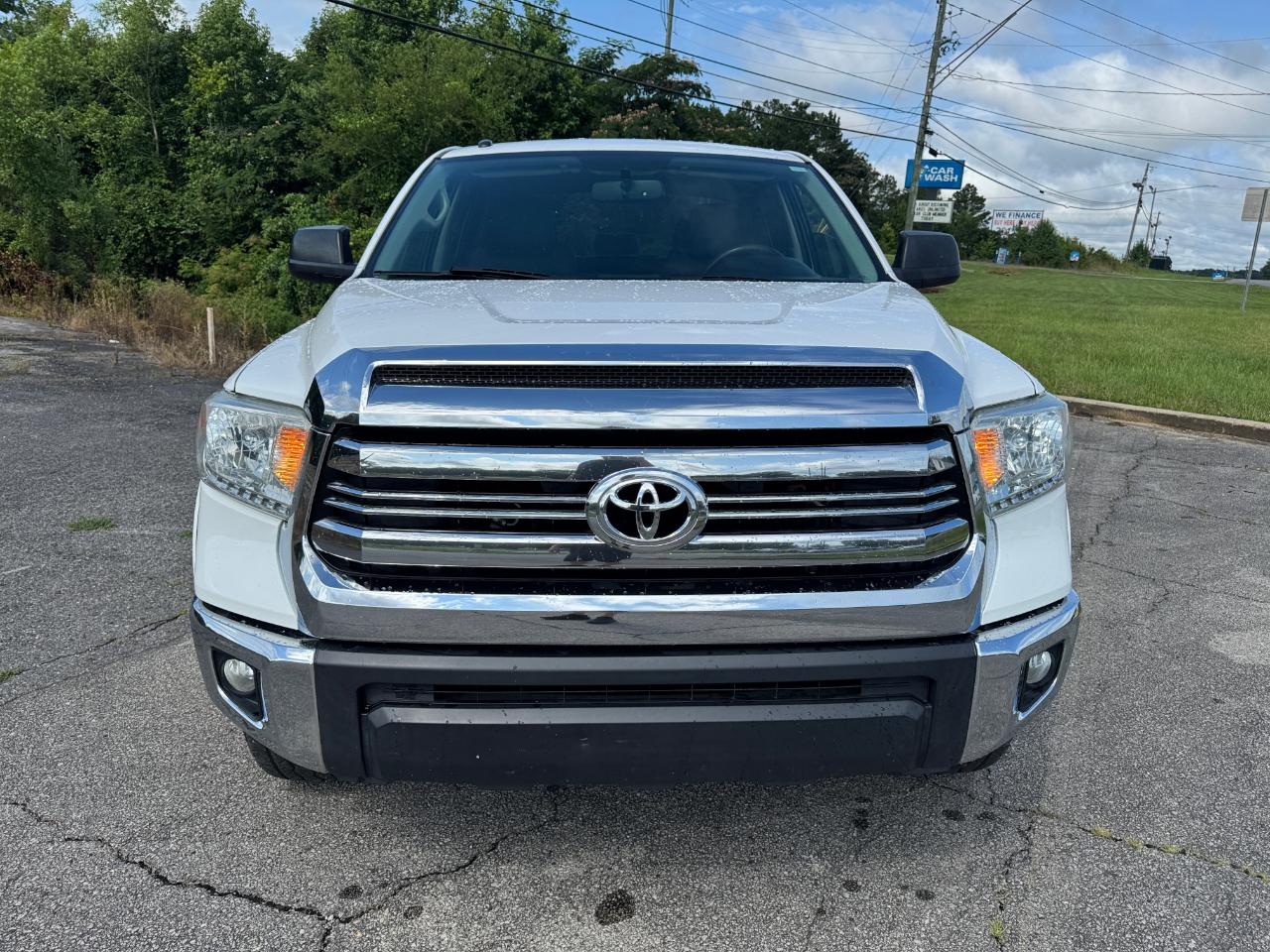Toyota Tundra SR5 5.7L V8 FFV CrewMax 4WD 2017