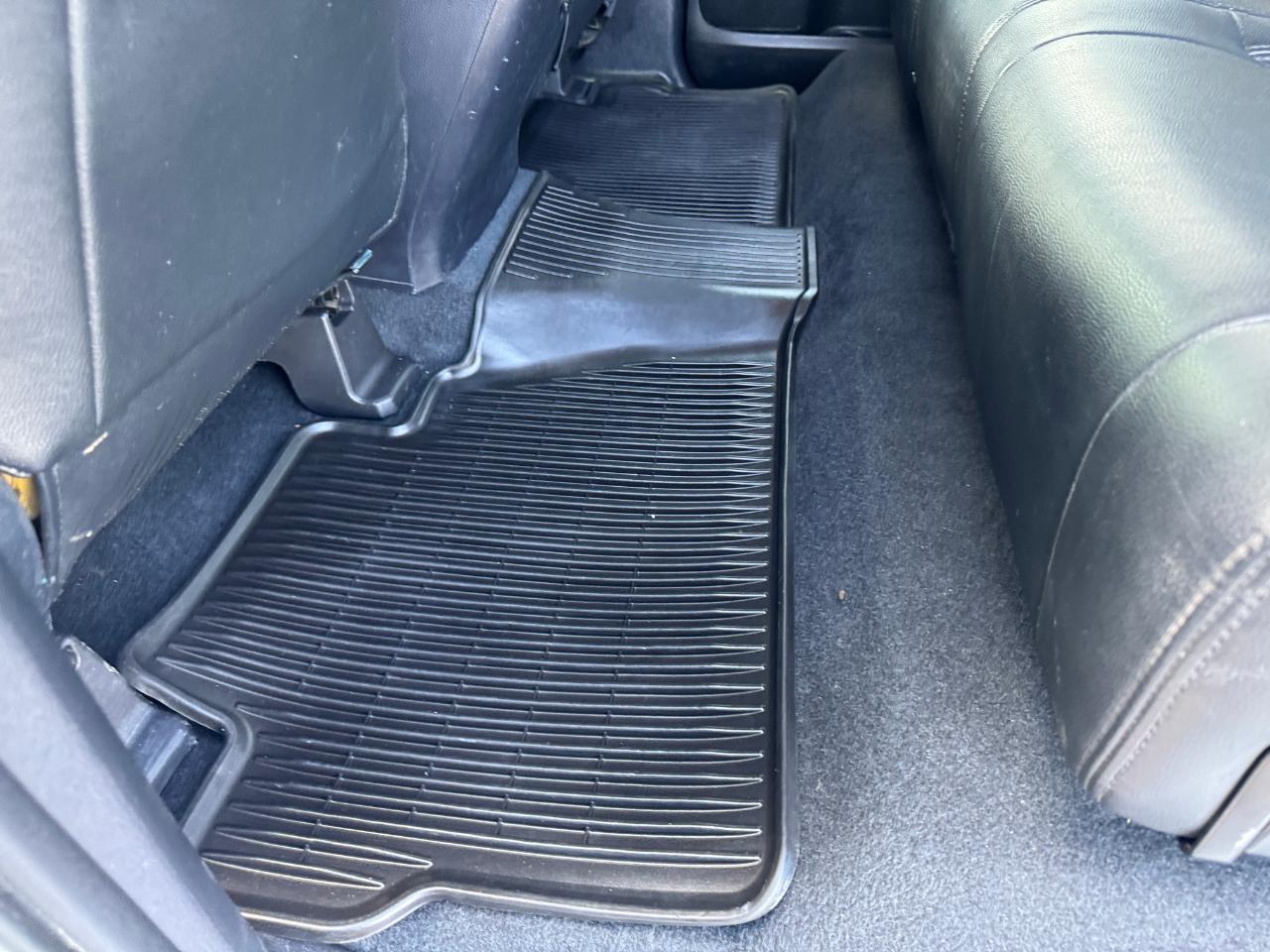 Toyota Tundra SR5 5.7L V8 FFV CrewMax 4WD 2017