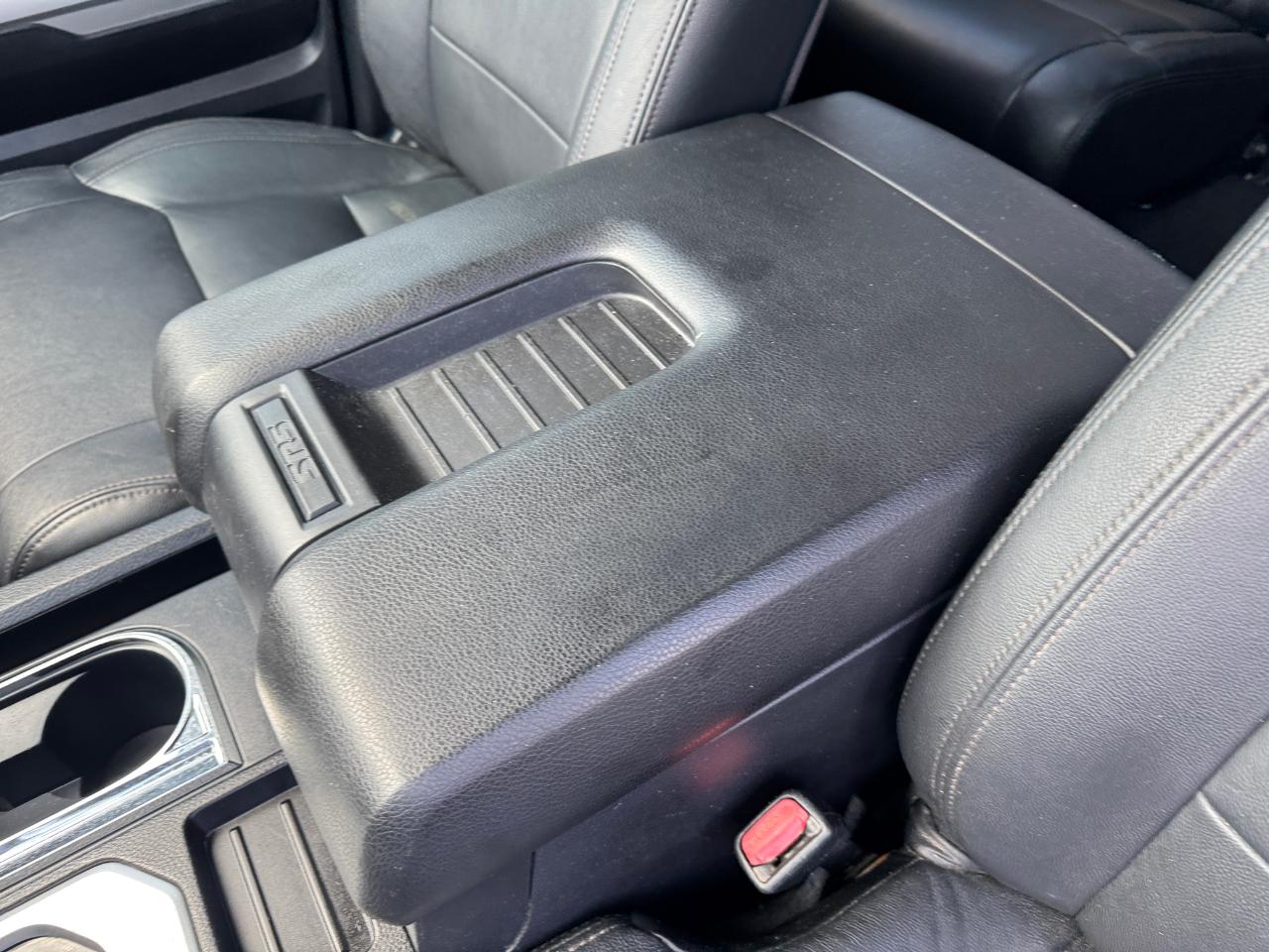 Toyota Tundra SR5 5.7L V8 FFV CrewMax 4WD 2017