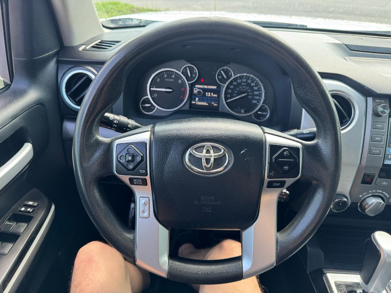 Toyota Tundra SR5 5.7L V8 FFV CrewMax 4WD 2017