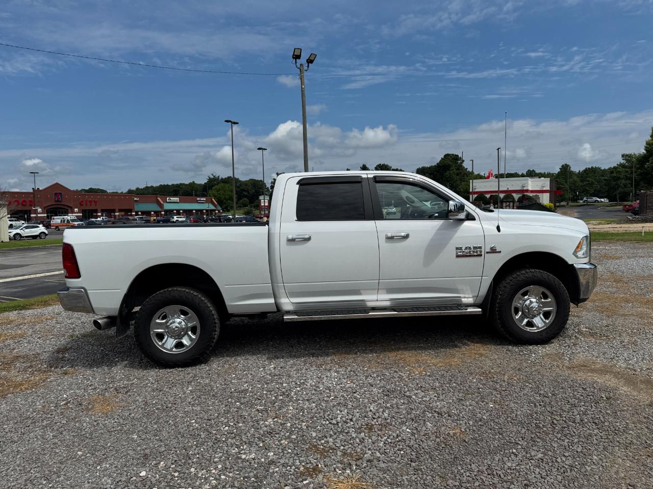 RAM 2500 SLT Crew Cab SWB 4WD 2018