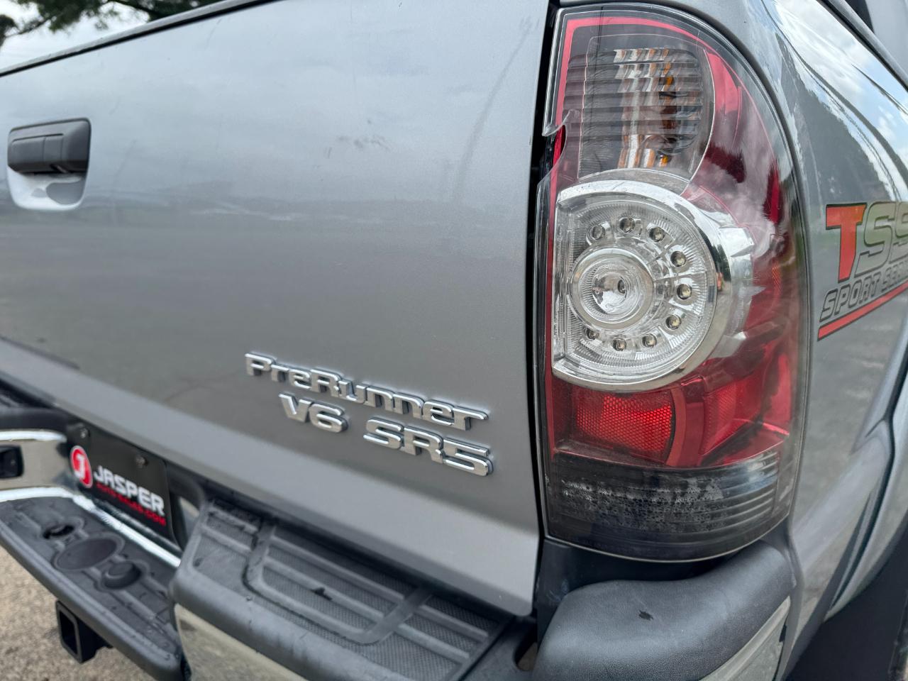 Toyota Tacoma PreRunner Double Cab V6 5AT 2WD 2015