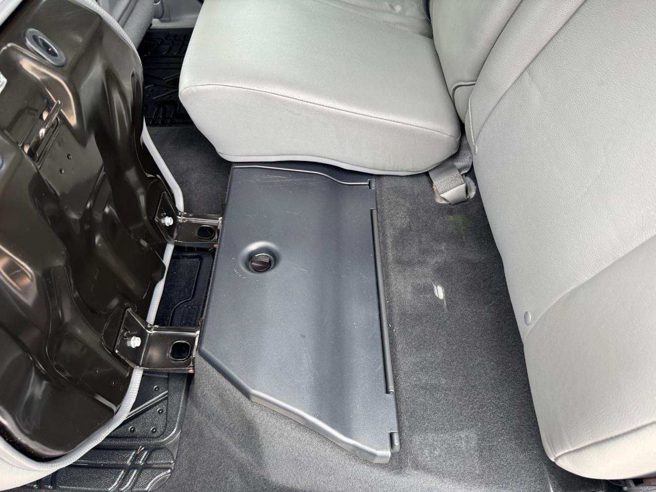 Toyota Tacoma PreRunner Double Cab V6 5AT 2WD 2015
