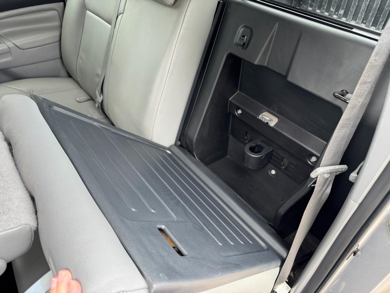 Toyota Tacoma PreRunner Double Cab V6 5AT 2WD 2015