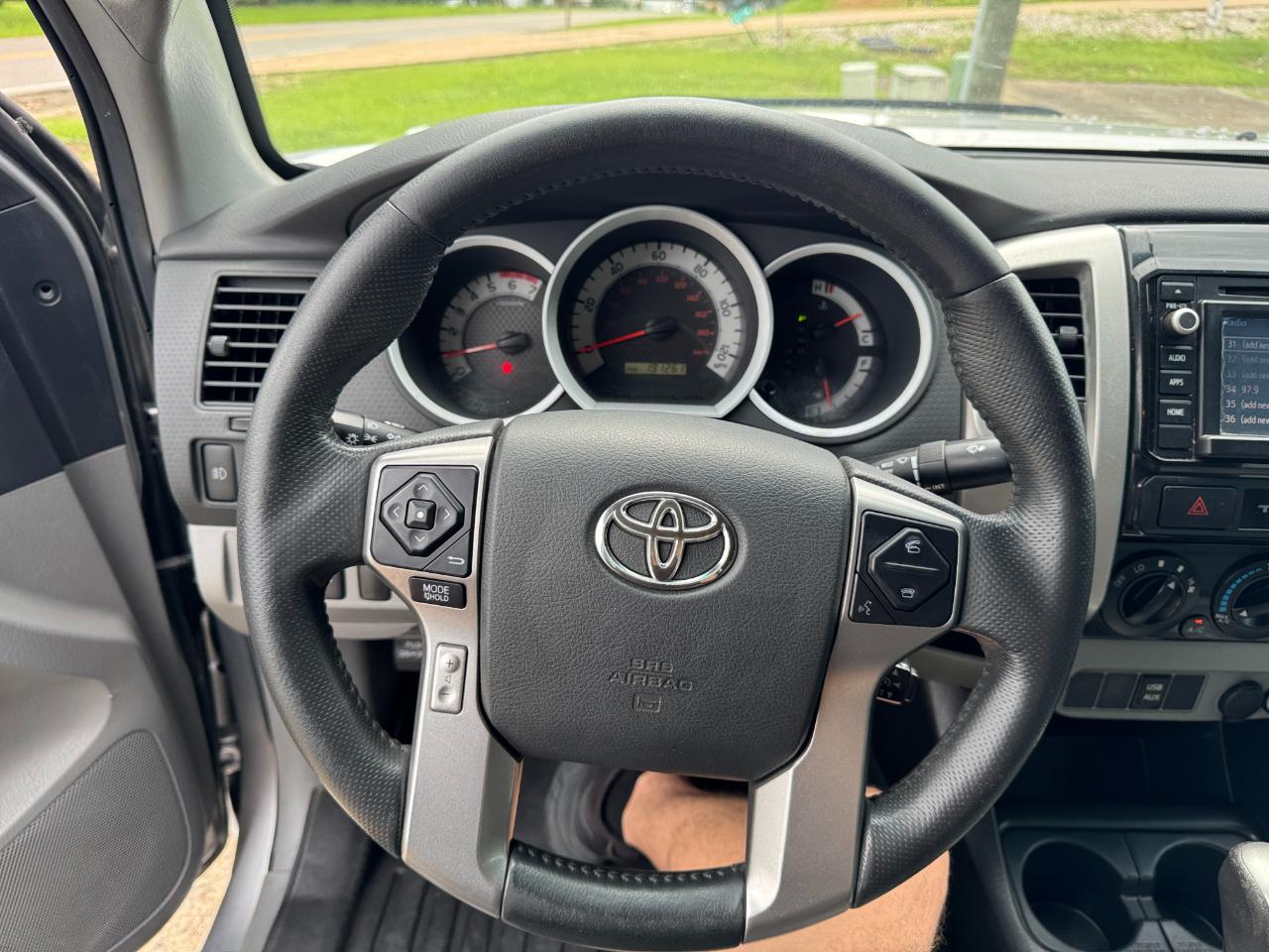 Toyota Tacoma PreRunner Double Cab V6 5AT 2WD 2015