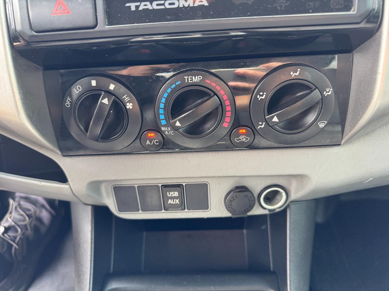 Toyota Tacoma PreRunner Double Cab V6 5AT 2WD 2015