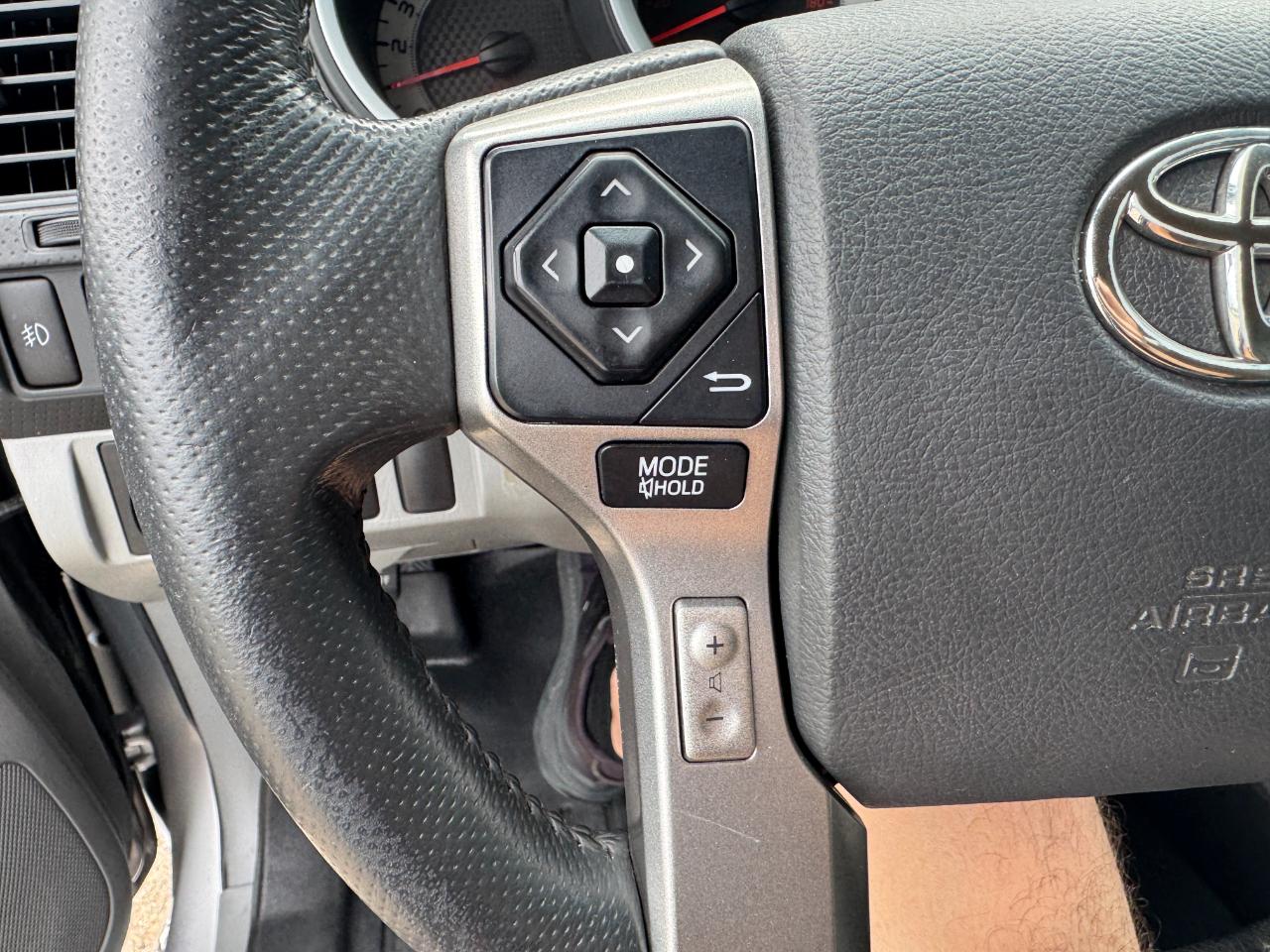 Toyota Tacoma PreRunner Double Cab V6 5AT 2WD 2015