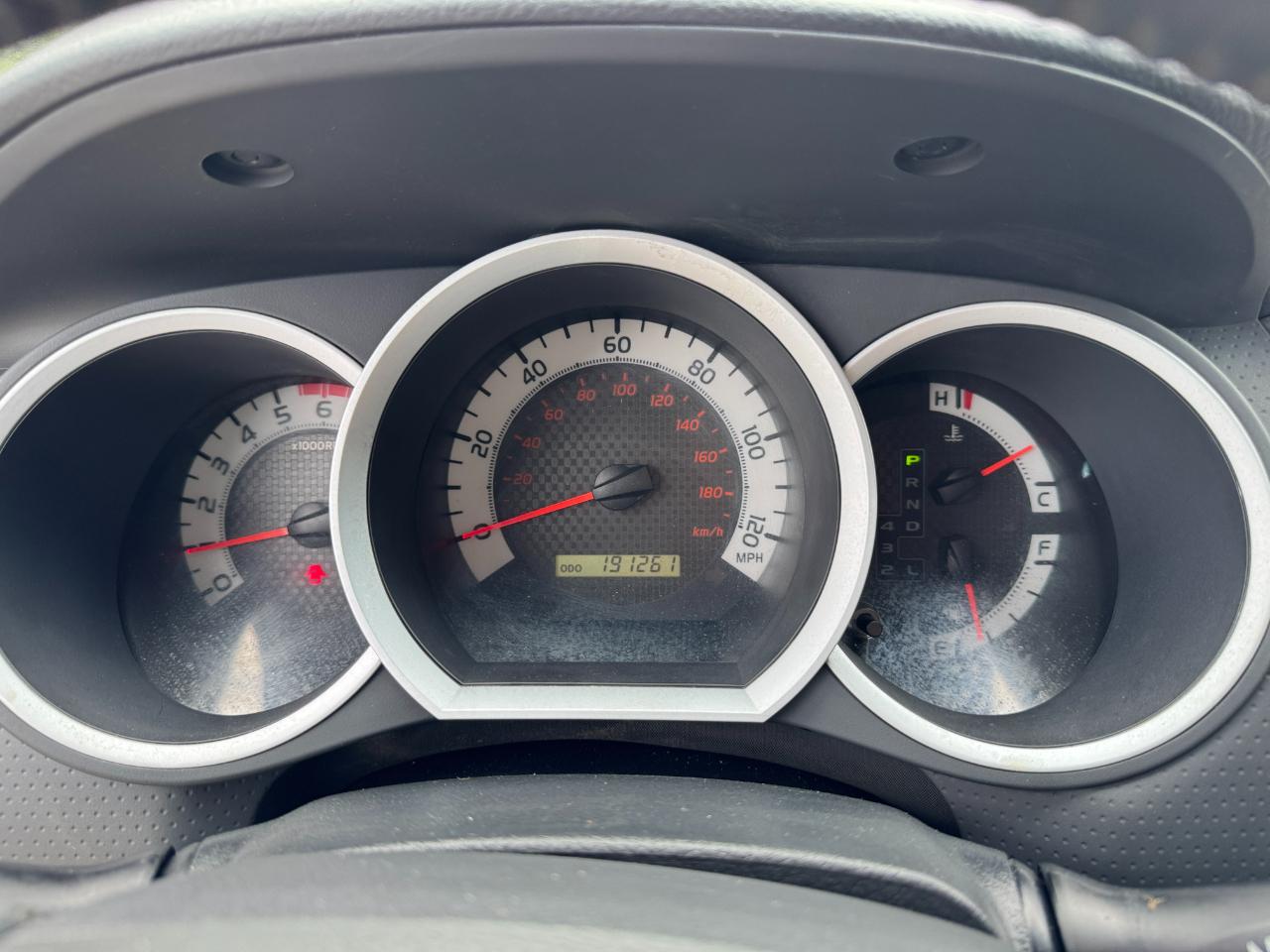 Toyota Tacoma PreRunner Double Cab V6 5AT 2WD 2015