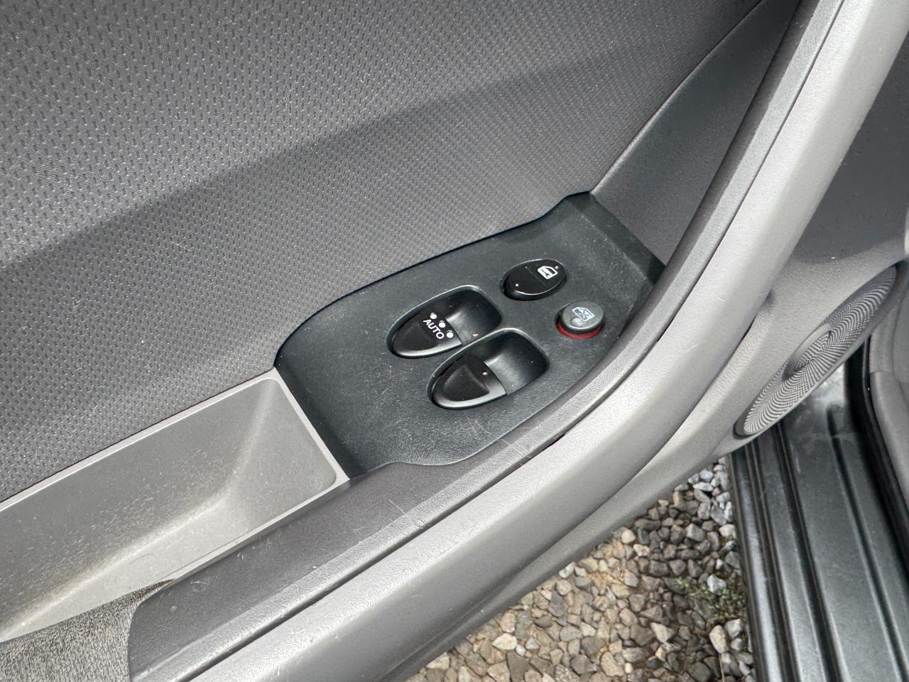 Honda Civic LX Coupe 5-Speed AT 2010