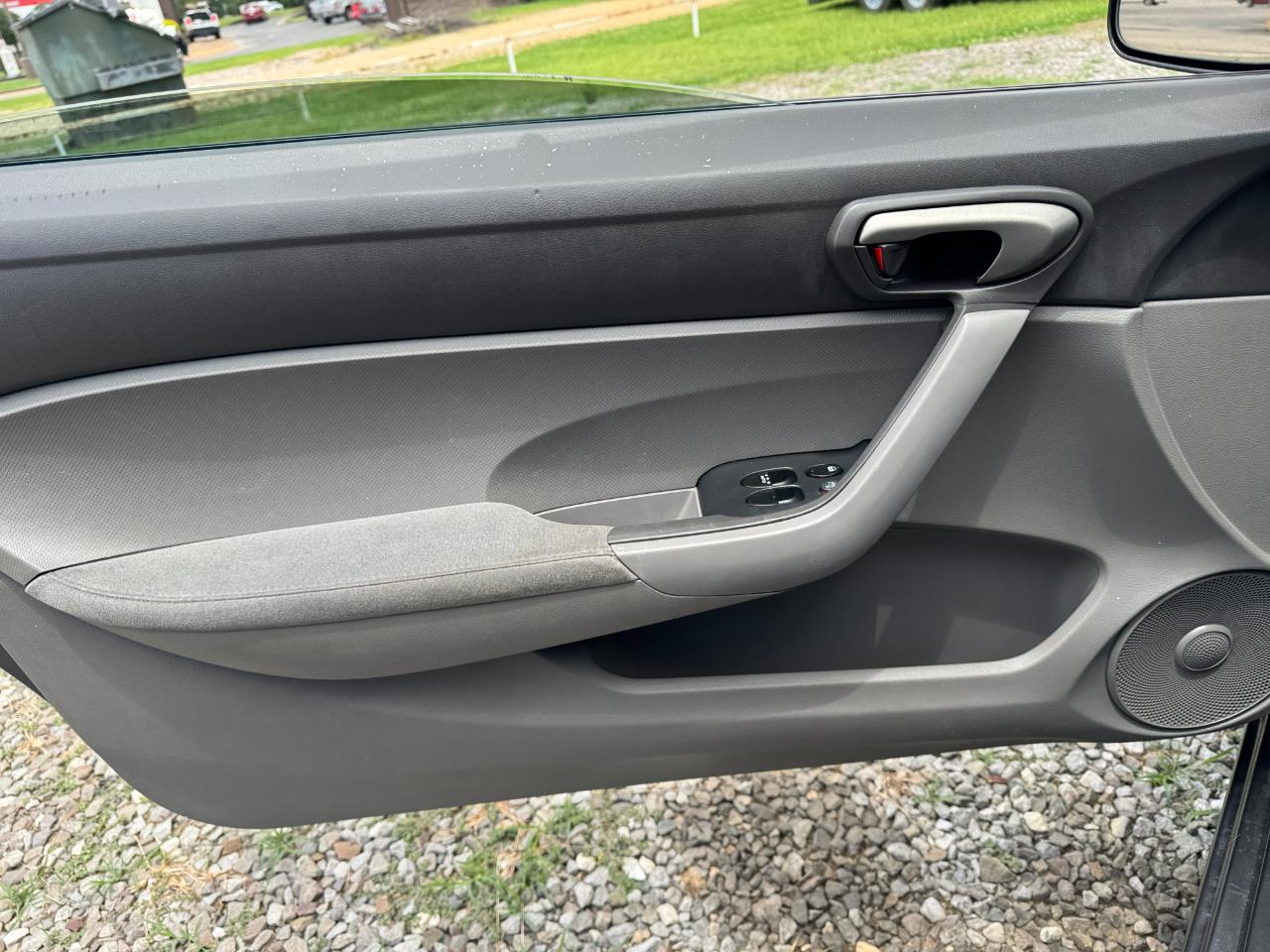 Honda Civic LX Coupe 5-Speed AT 2010