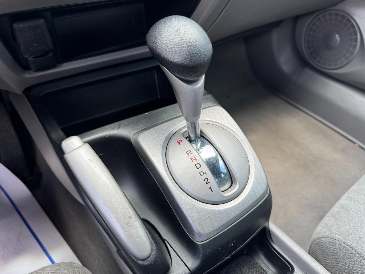 Honda Civic LX Coupe 5-Speed AT 2010