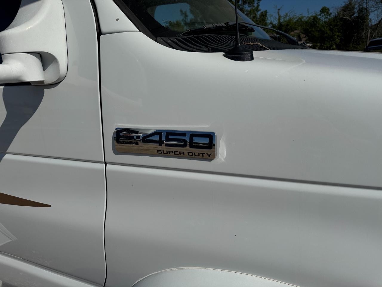 Ford Econoline E-450 2008