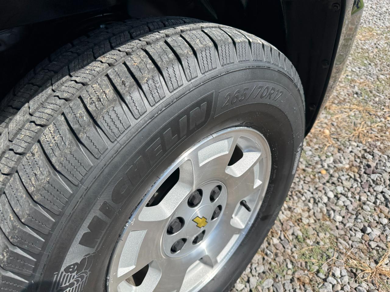 Chevrolet Suburban LT 1500 2WD 2014