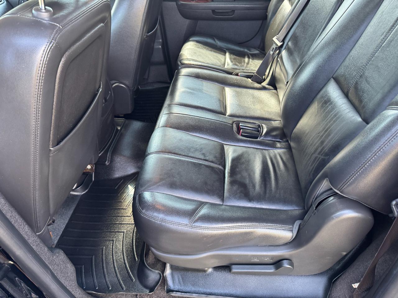 Chevrolet Suburban LT 1500 2WD 2014