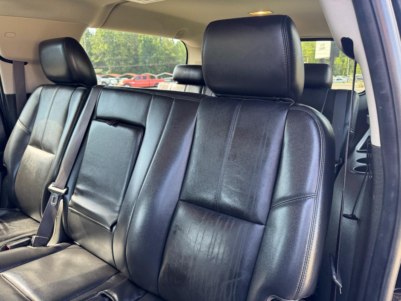Chevrolet Suburban LT 1500 2WD 2014