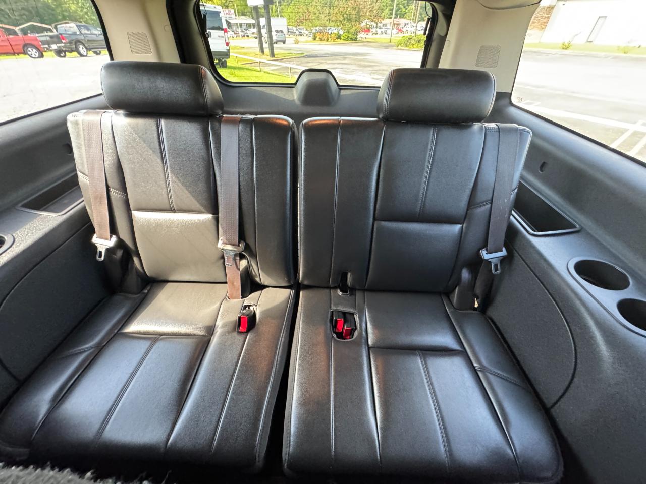 Chevrolet Suburban LT 1500 2WD 2014