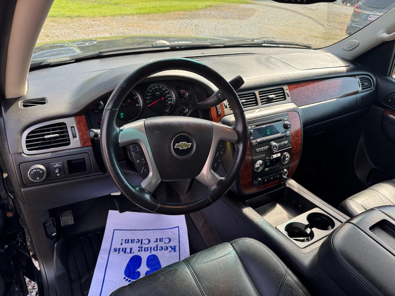 Chevrolet Suburban LT 1500 2WD 2014