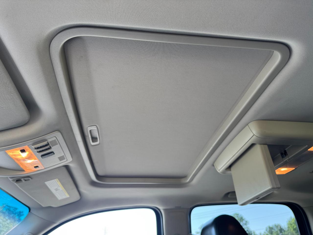 Chevrolet Suburban LT 1500 2WD 2014