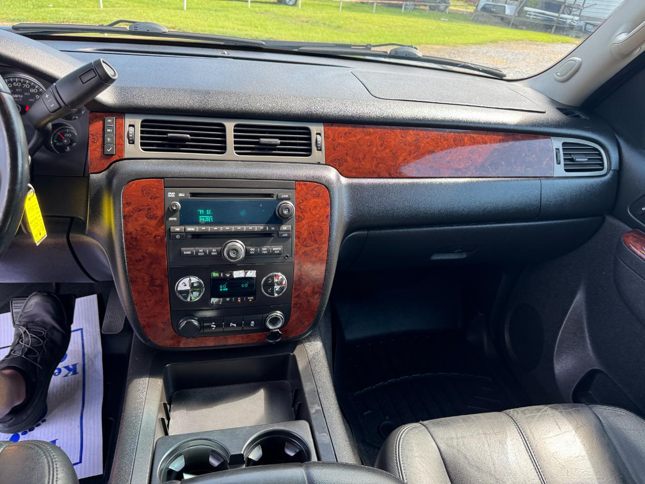 Chevrolet Suburban LT 1500 2WD 2014