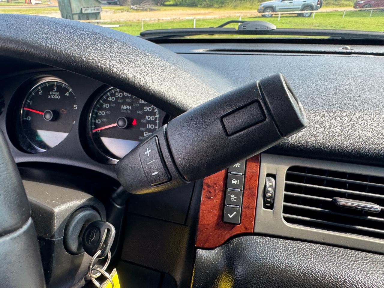 Chevrolet Suburban LT 1500 2WD 2014
