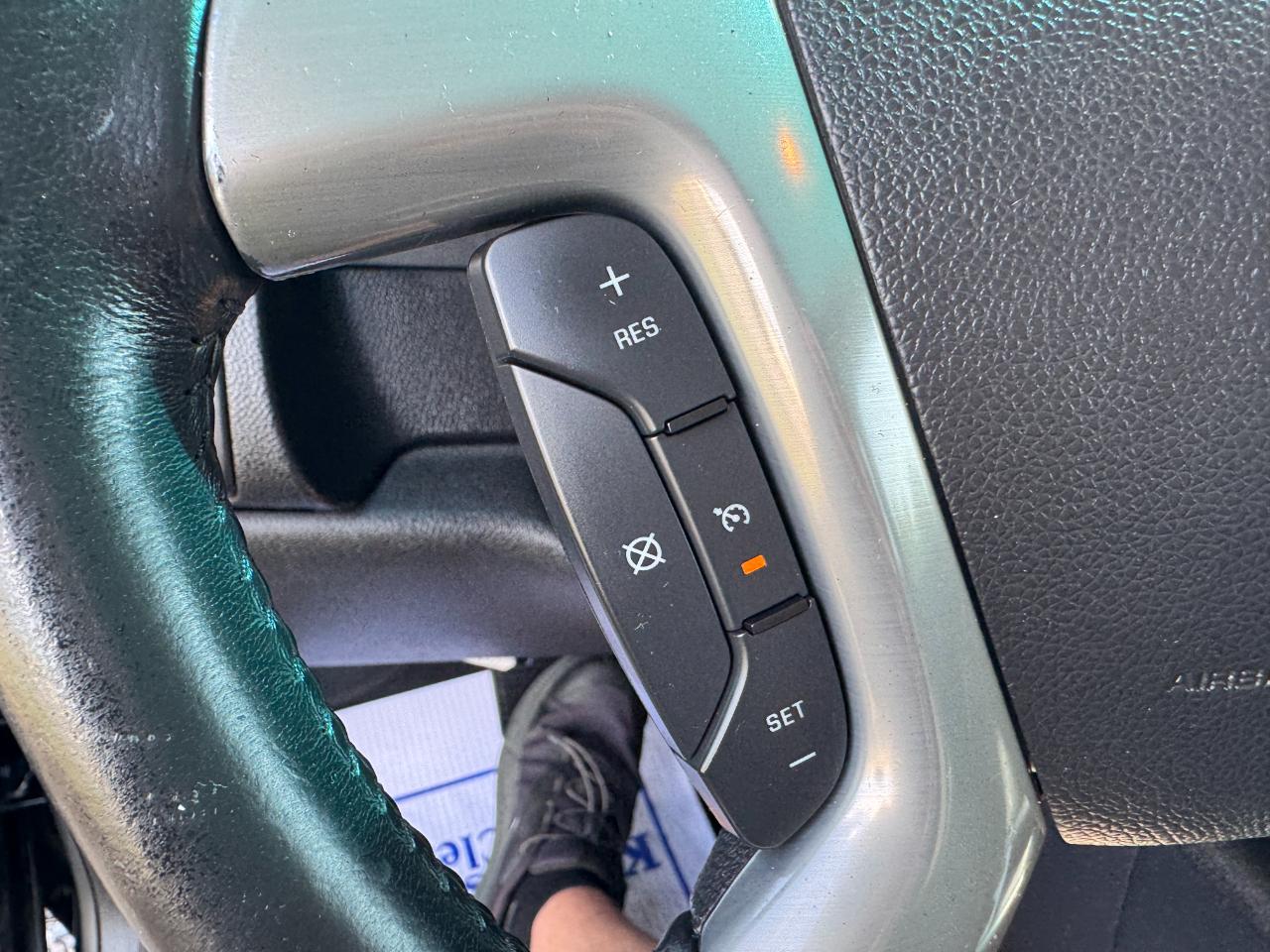 Chevrolet Suburban LT 1500 2WD 2014