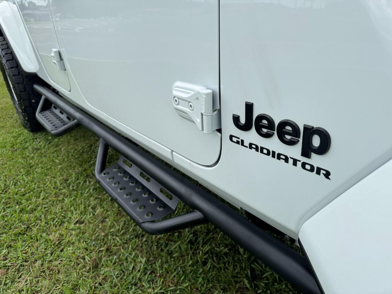 Jeep Gladiator Sport 2021