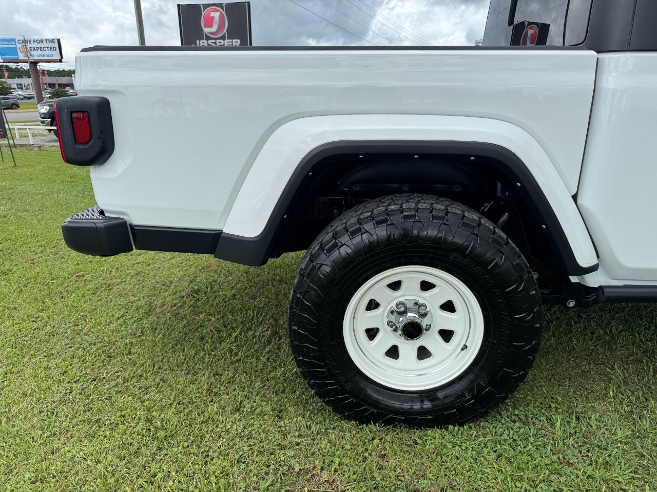 Jeep Gladiator Sport 2021