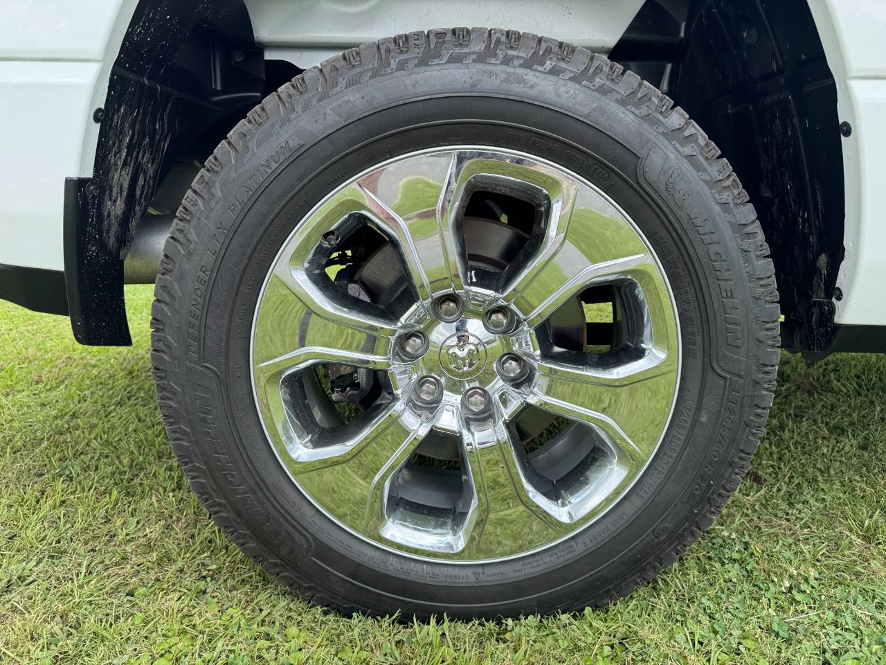 RAM 1500 Big Horn Quad Cab 4WD 2021