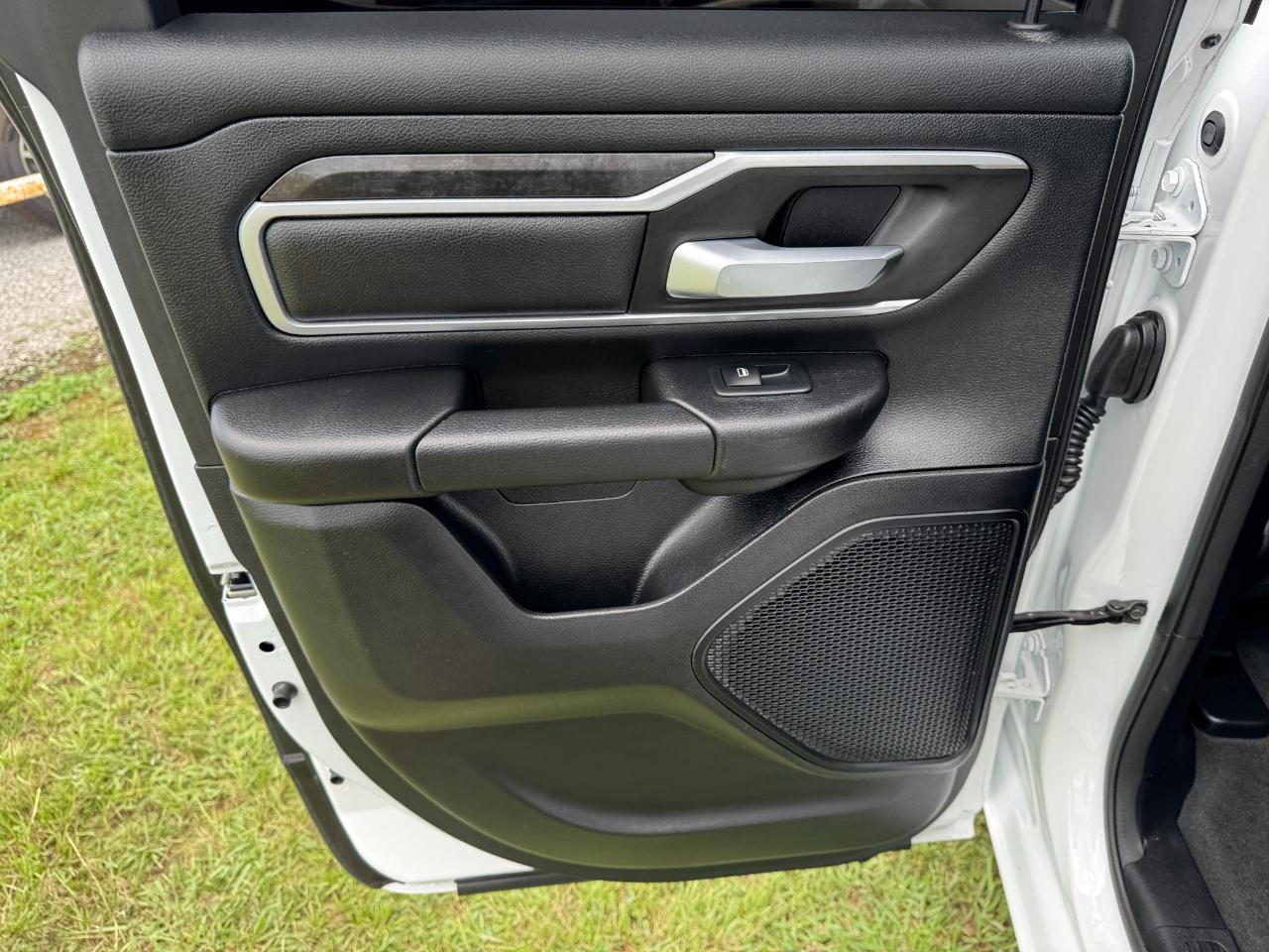 RAM 1500 Big Horn Quad Cab 4WD 2021