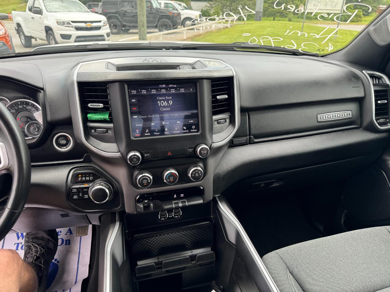 RAM 1500 Big Horn Quad Cab 4WD 2021