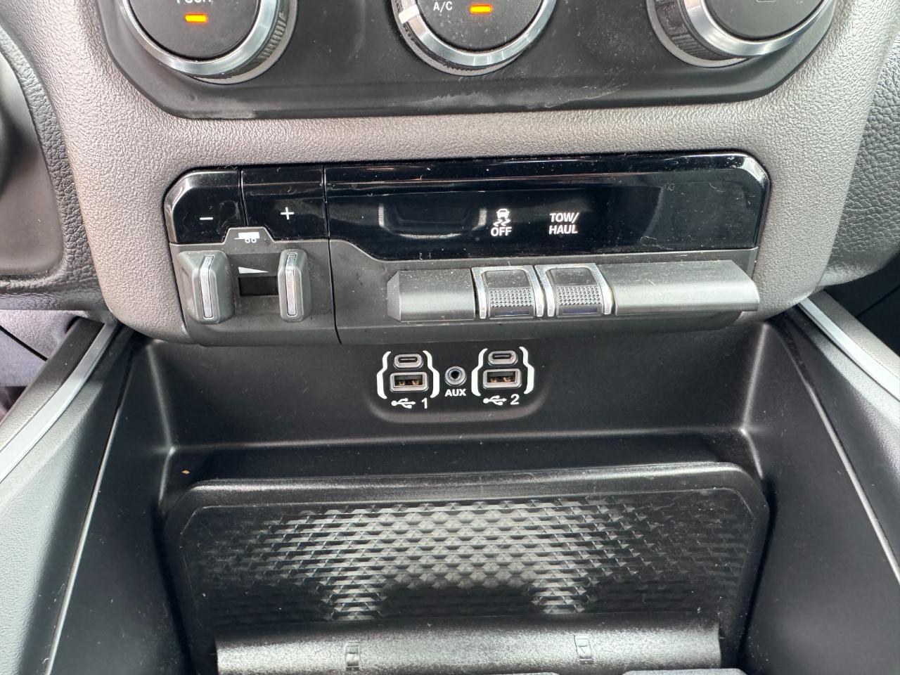 RAM 1500 Big Horn Quad Cab 4WD 2021