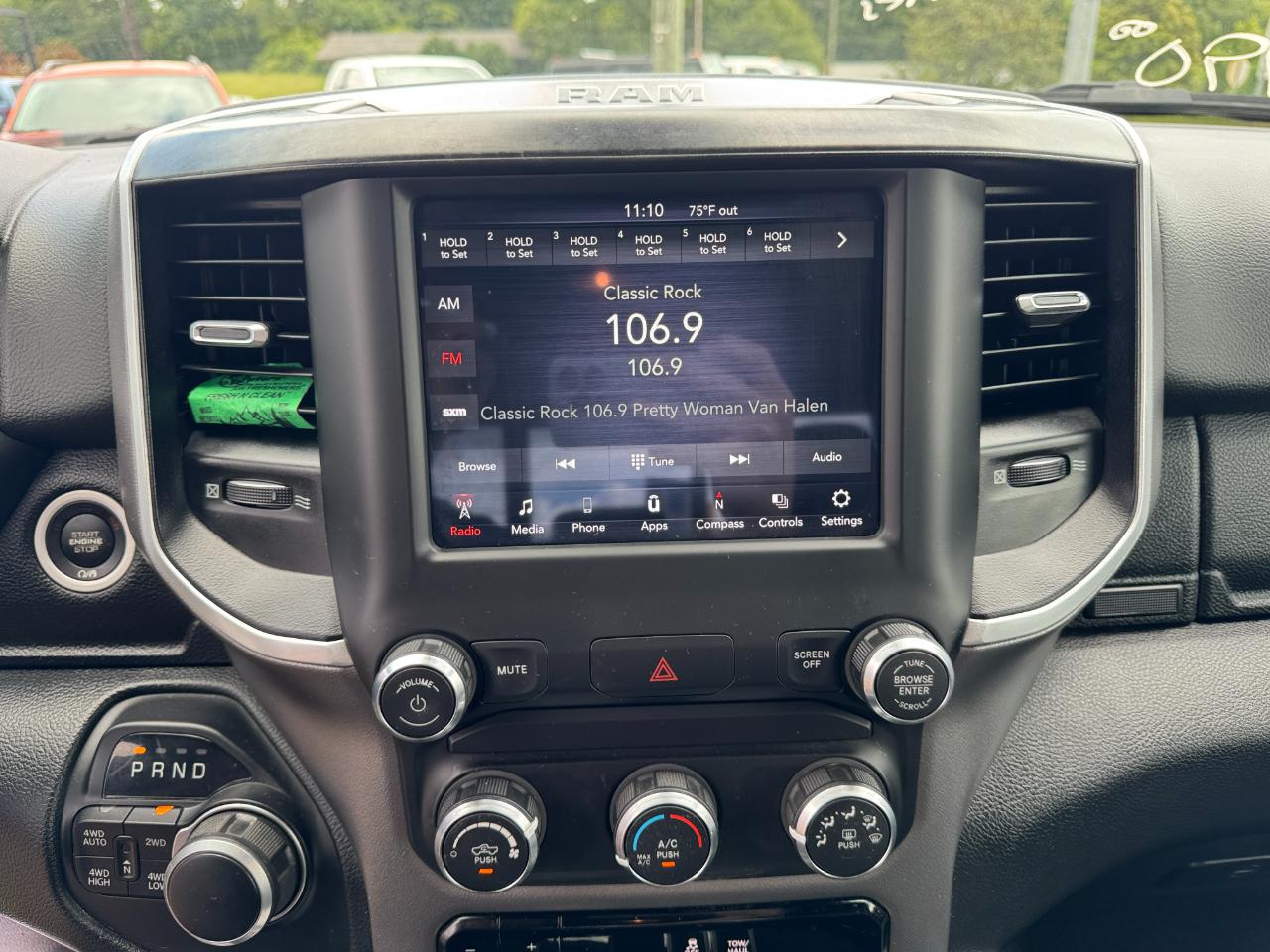 RAM 1500 Big Horn Quad Cab 4WD 2021