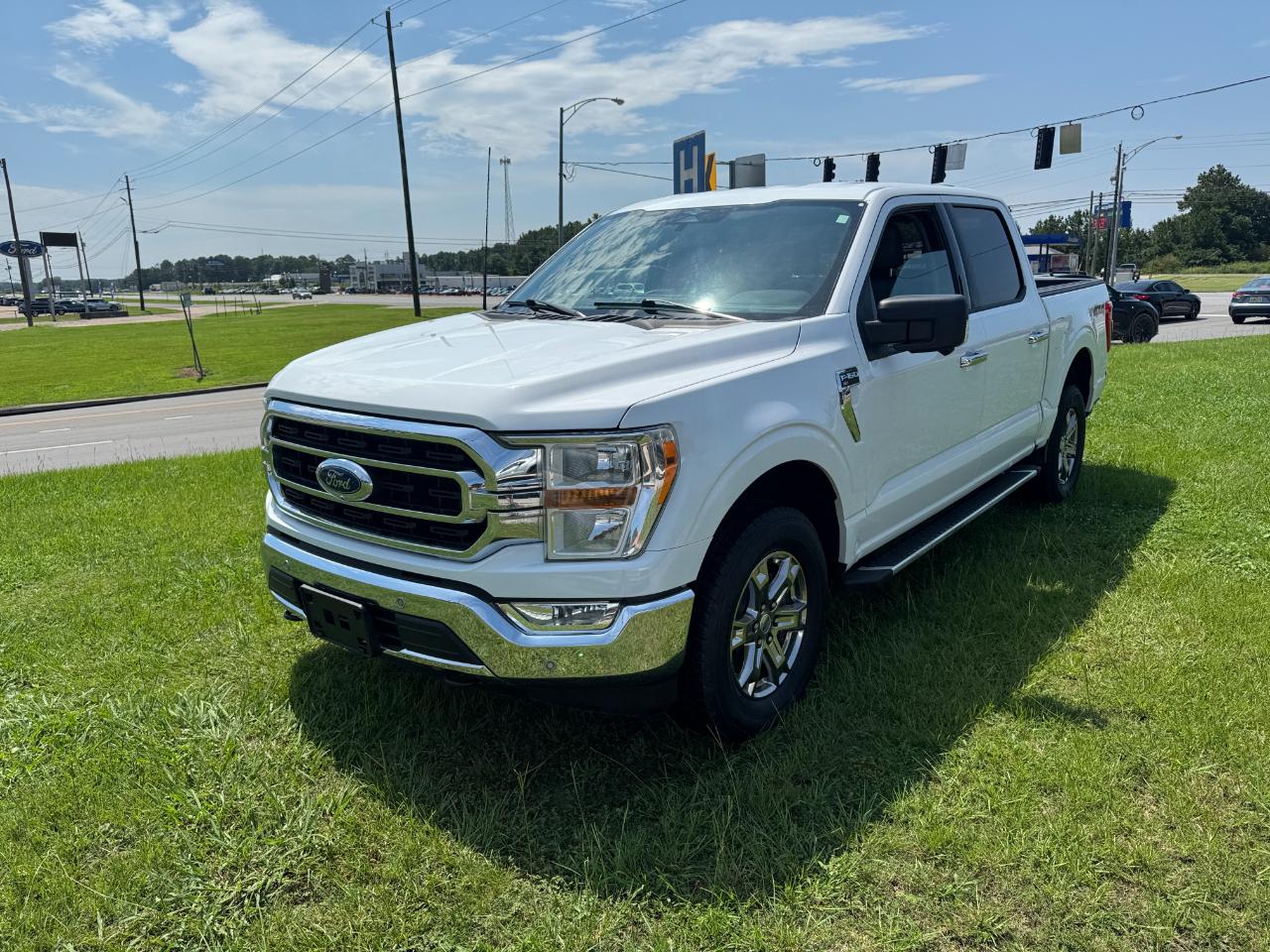 Ford F-150 XLT SuperCrew 5.5-ft. Bed 4WD 2023