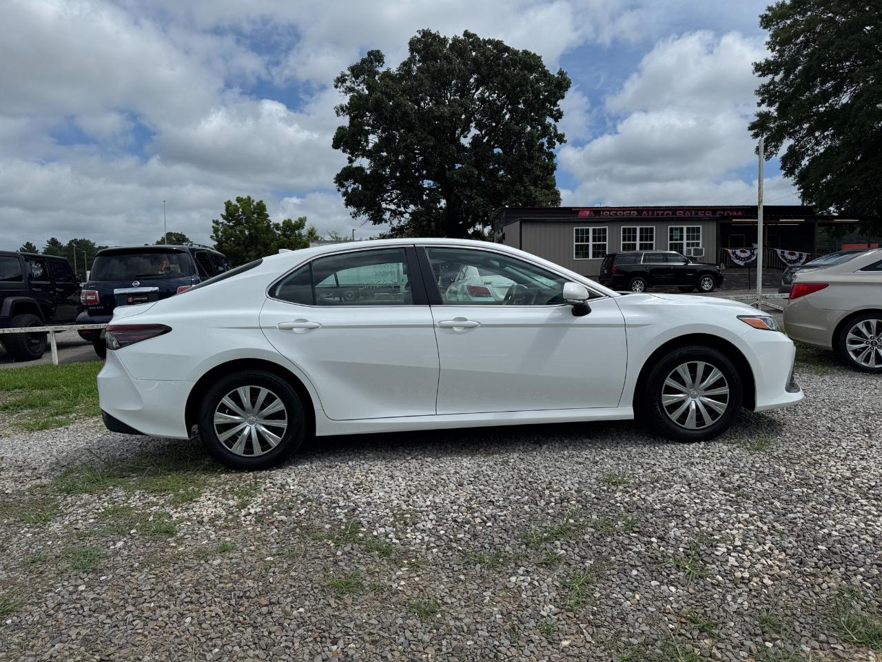 Toyota Camry Hybrid LE 2023
