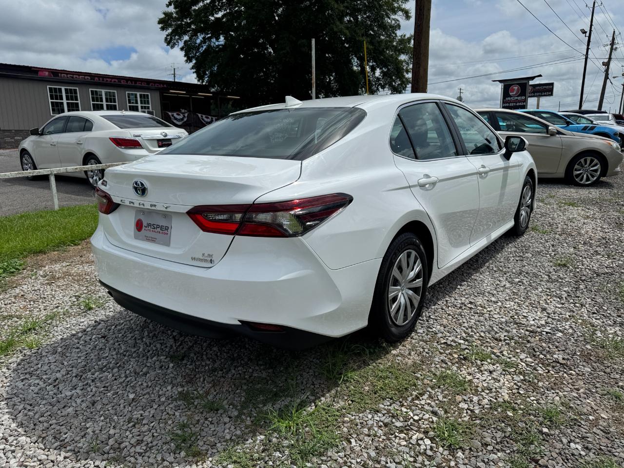 Toyota Camry Hybrid LE 2023